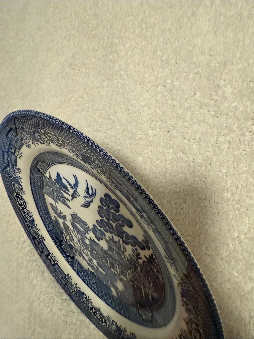 Vintage Churchill England 10 1/4” dinner plate - Blue Willow Pattern